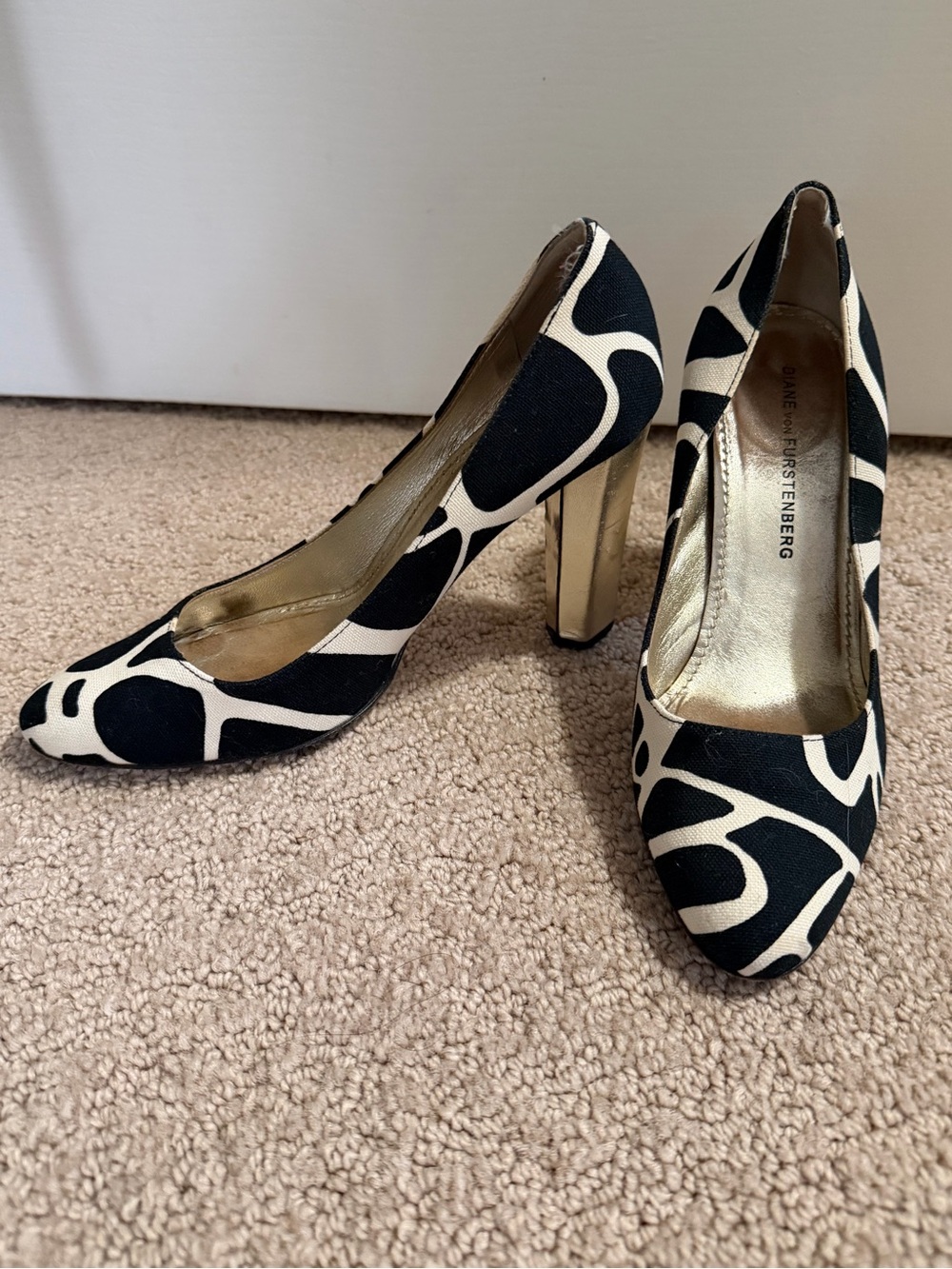 Diane von Furstenberg Patterned Block Heel Pumps